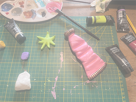 En creation : objets peints, en argile